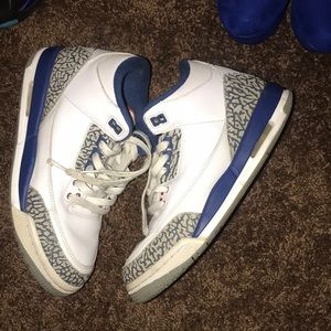 Jordan Shoes - Worn 6 times , size 7 in boys Jordan Shoes - Worn 6 times , size 7 in boys